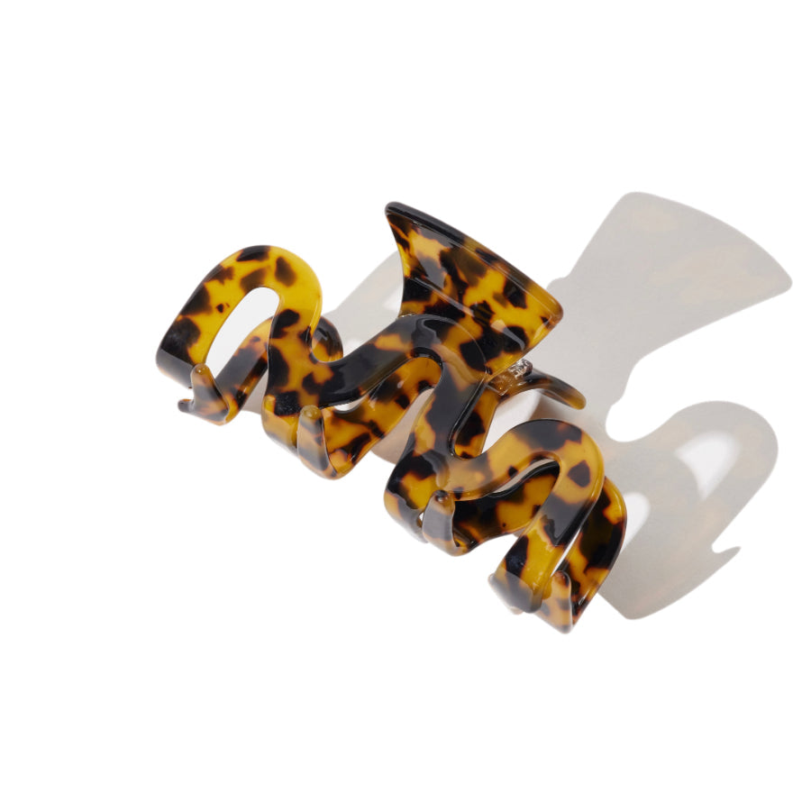 Caterpillar Hair Claw In Tea｜AKJK